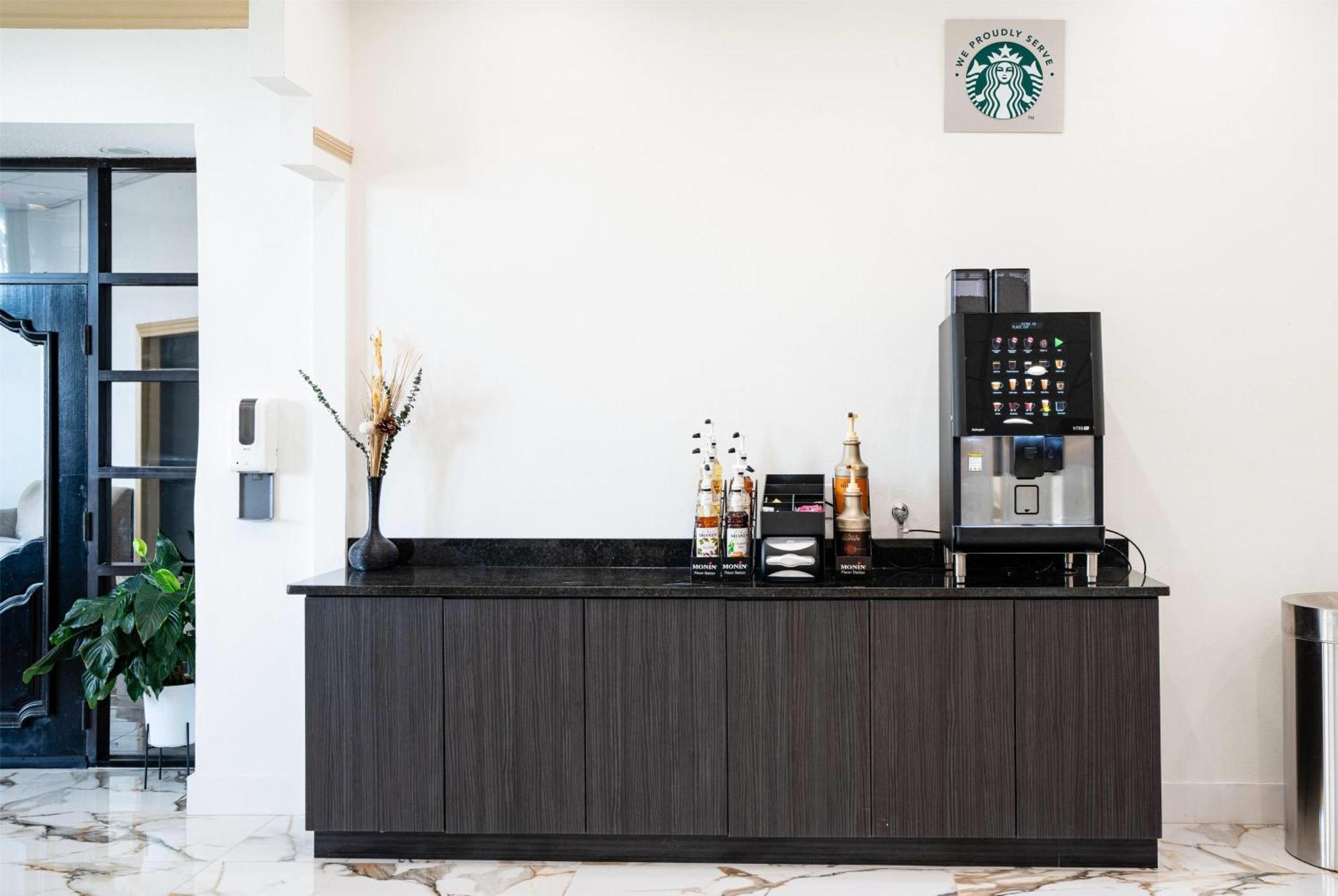 Baymont By Wyndham Corpus Christi Airport Hotel ภายนอก รูปภาพ